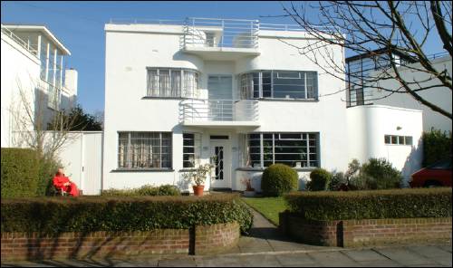 09 Lytton Close